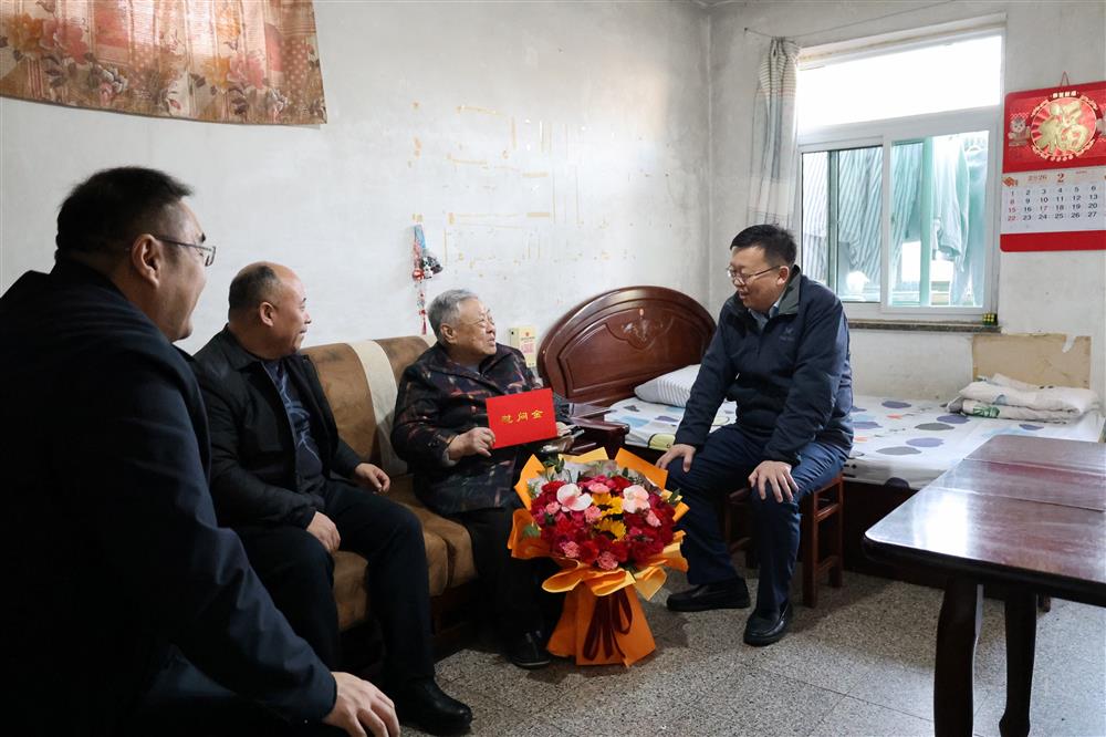 殷殷關(guān)懷 情暖新春！ 濟(jì)南產(chǎn)發(fā)集團(tuán)走訪慰問離退休老干部
