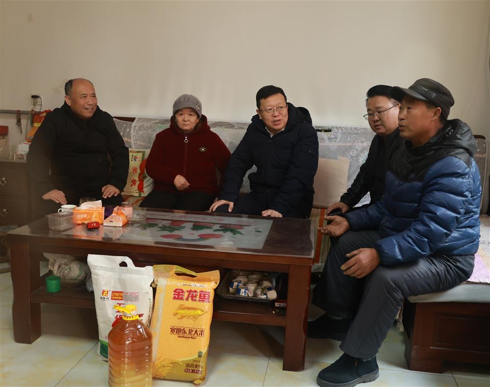 新春送溫暖 幫扶顯擔(dān)當(dāng)！ 濟(jì)南產(chǎn)發(fā)集團(tuán)走訪慰問“第一書記”幫扶村